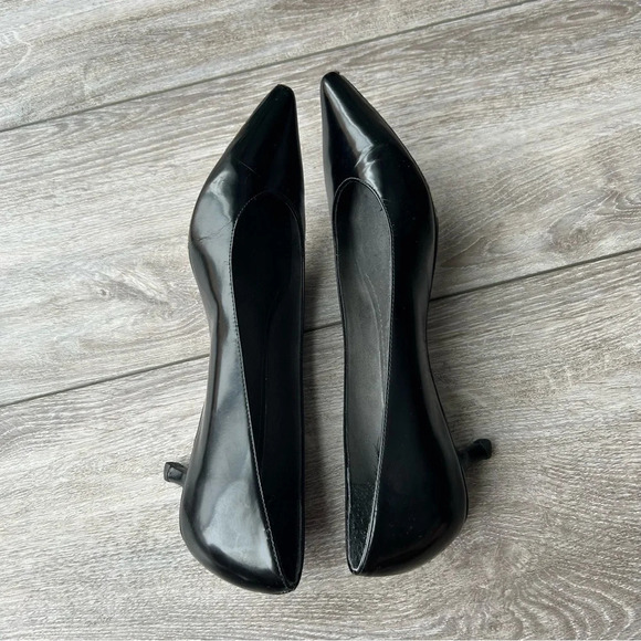 Stuart  Weitzman Black Leather Kitten Heel Pumps Made in Spain - Picture 7 of 15